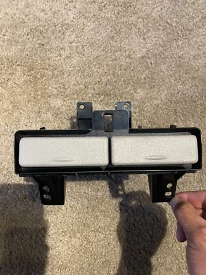 Bandeja portavasos delantero Nissan Quest 2011 2012 2013 2014 2015 2016 2017 Foto 1 de 4