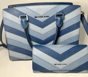 Michael Kors Womens Selma Chevron Medium Messenger Purse Sky Silver Plus Wallet - Picture 1 of 18