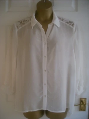 BEAUTIFUL PRETTY IVORY LACE MIX TOP SIZE APPROX 18/20 /3/4 SLEEVES/HAND WASH/EX - Image 1 of 4