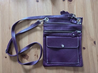 Bolso Bandolera Aldeano Roots Mediano Cuero Borgoña Foto 1 de 3