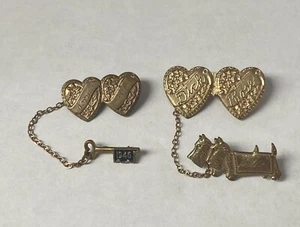 LOT 2 Sweetheart Pins mit Ketten 1946 & Scottie Dogs gravierte Namen - Bild 1 von 8