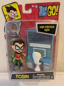 Teen Titans Go! Figura de acción Robin con escritorio de detective juguete coleccionable sellado - Imagen 1 de 4