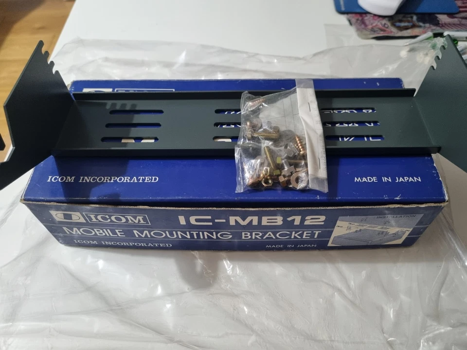 ICOM MB-12 Staffa mobile compatibile con ICOM IC-R8500 / IC-R7000 / IC-R71 - Immagine 1 di 3