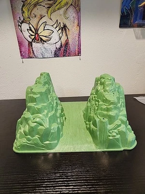 Vintage 1975 Evel Knievel Escape From Skull Canyon Mountain Toy Ideal Green Base - Image 1 of 4