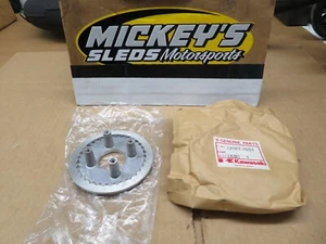 NOS OEM KAWASAKI KLF185 KLT160 KLT185 BAYOU 1985-88 CLUTCH PRESSURE PLATE - Imagen 1 de 12