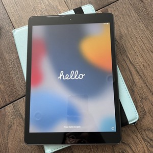 Apple iPad 7th Generation 32GB in Space Gray Wi-fi