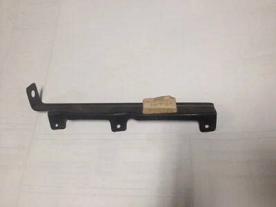 Mercury Marquis Marauder X100 1970 nuevo soporte de soporte de rejilla de radiador central Foto 1 de 4