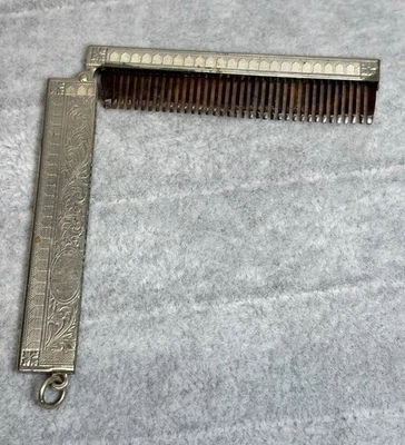 Antiguo peine bigote plegable victoriano tono plata Foto 1 de 4
