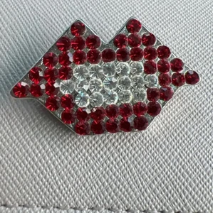 Lips Pin Vintage Idemarie India Austrian Crystal Brooch 3.5CM L x2CM H - Picture 1 of 4