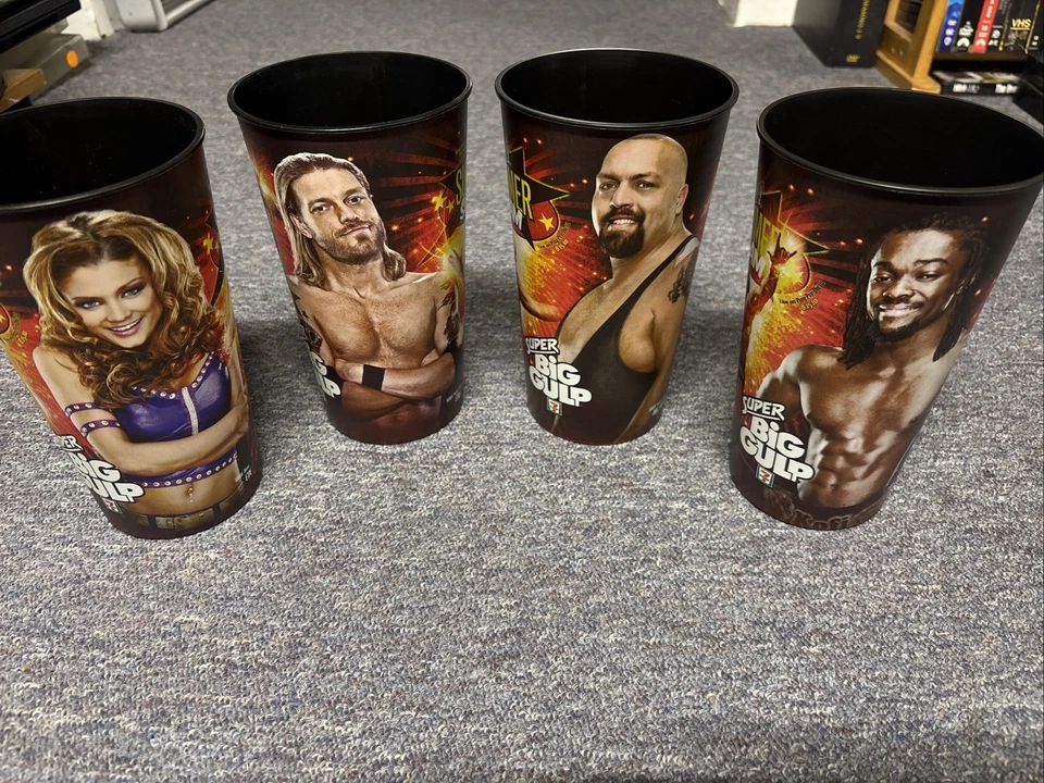 WWE 7-ELEVEN SUMMERSLAM Super BIG GULP CUPS Eve Edge Kofi Big Show 2010 Lote de 4 Foto 1 de 3