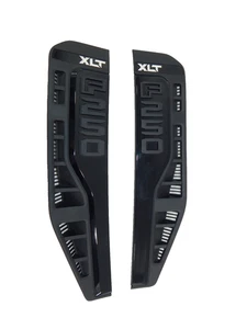 New OEM 23-26 Ford F-250 SD XLT LH RH Left Right Set Fender Emblem Badge Black - Foto 1 di 15