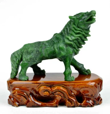 Estatua de lobo de jade/coyote de nefrita verde detallada tallada piedra preciosa animal salvaje Foto 1 de 4
