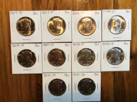 2017 2018 2019 2020  2021  P  D UNCIRCULATED KENNEDY HALF DOLLAR MINT ROLL SET Cover