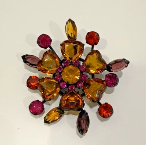 VINTAGE U/S VOUGE HEART GLASS STONE FLOWER BROOCH - Picture 1 of 4