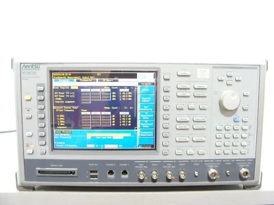 Analizador de radiocomunicación Anritsu MT8820C con LTE FDD / TDD + Monitor de espectro Foto 1 de 4