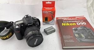 Nikon D90 Digitalkamera + Nikkor AF 24-120mm 1:3.5-5.6 D Objektiv #C22 563 A4 - Bild 1 von 6