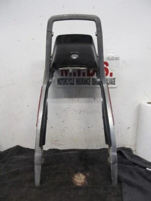 Guardabarros trasero Honda CB550SC Nighthawk 1983 con riel de agarre 80101-ME4-000 Foto 1 de 4