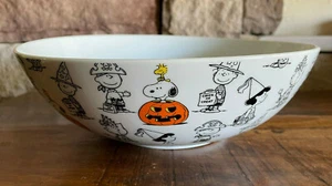 Tazón para servir dulces de cerámica de Halloween de 9,5" Peanuts Gang Snoopy Charlie marrón - Imagen 1 de 8