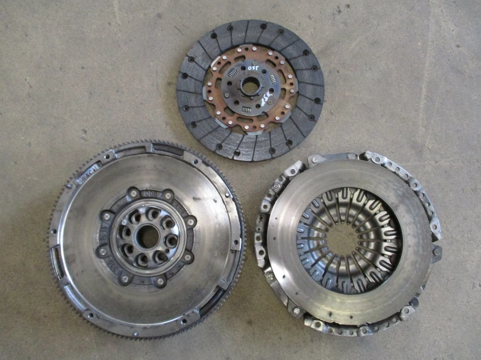 ZMS Schwungscheibe VW Tiguan 5N Schwungrad Kupplung SACHS 1878004542 3082001034 - Bild 1 von 4