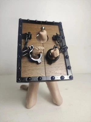 1/6 Grilletes de Madera Antiguos Soldado Escena Accesorios Modelo Hágalo Usted Mismo Foto 1 de 4