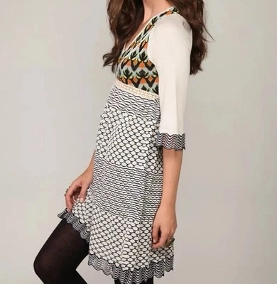 Vestido Suéter Free People Mujer Iceland Air Talla Pequeña Negro y Crema Foto 1 de 4