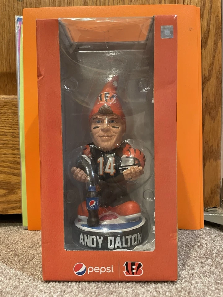 Andy Dalton Cincinnati Bengals Pepsi Garden Gnome Forever Коллекционные предметы НОВЫЕ  - Изображение 1 из 4