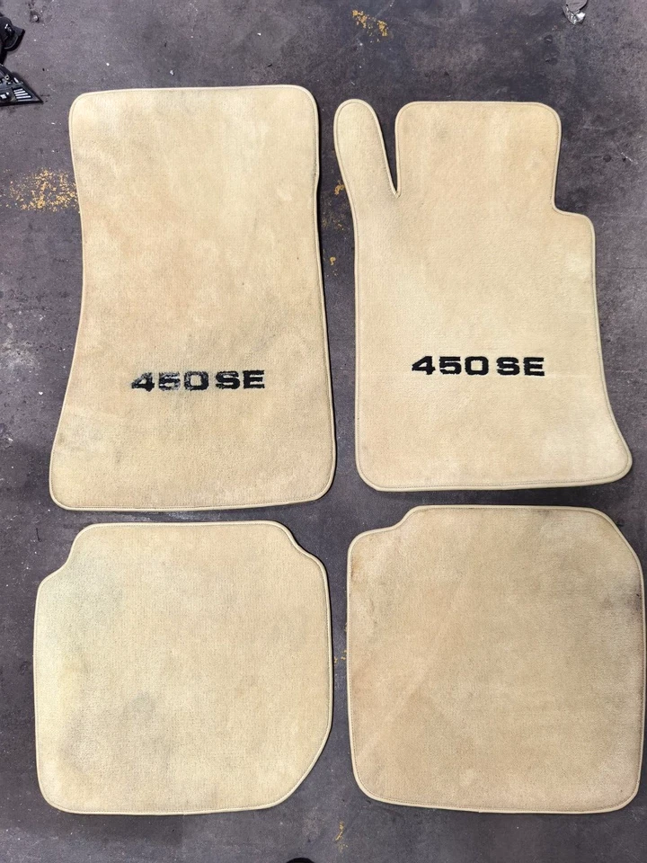 Mercedes Benz 450 SE 1976 juego de 4 alfombrillas de felpa premium OEM Foto 1 de 4