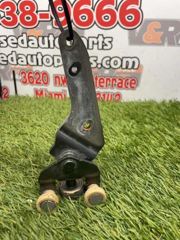 ✅ Toyota Sienna 2013 bisagra de puerta trasera izquierda izquierda izquierda PN:68360-08031 OEM Foto 1 de 3