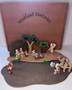 Woodland Fantasies geschnitzte Holzkrippe Weihnachten 21 Teile - Bild 1 von 7