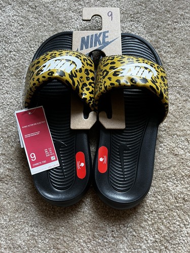 NUOVI SANDALI NIKE Victori One Sport donna stampa leopardata slide taglia 9 pantofole