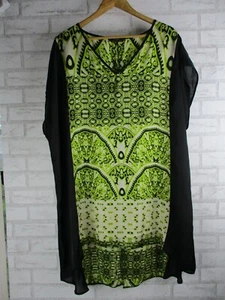 Sara womens tunic top green black print 26 V-neck short sleeves - Picture 1 of 10