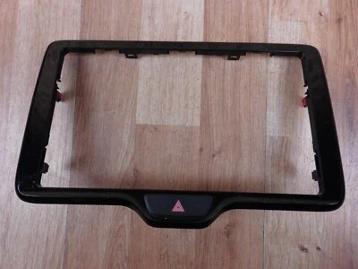 Carcasa cuadro radio navegación Toyota Yaris IV MK4 XP210 2020+ 55405-K0030 Foto 1 de 3