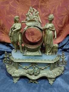 Antique clock carcass in gilded regule and pale pink marble with two figures, - Picture 1 of 13