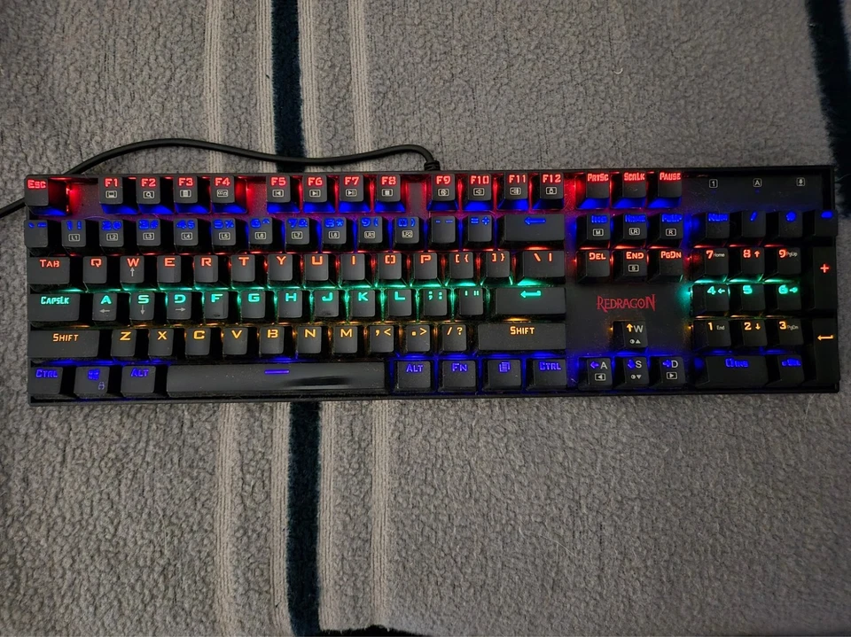 redragon k551 wired mechanical keyboard - Image 1 of 4