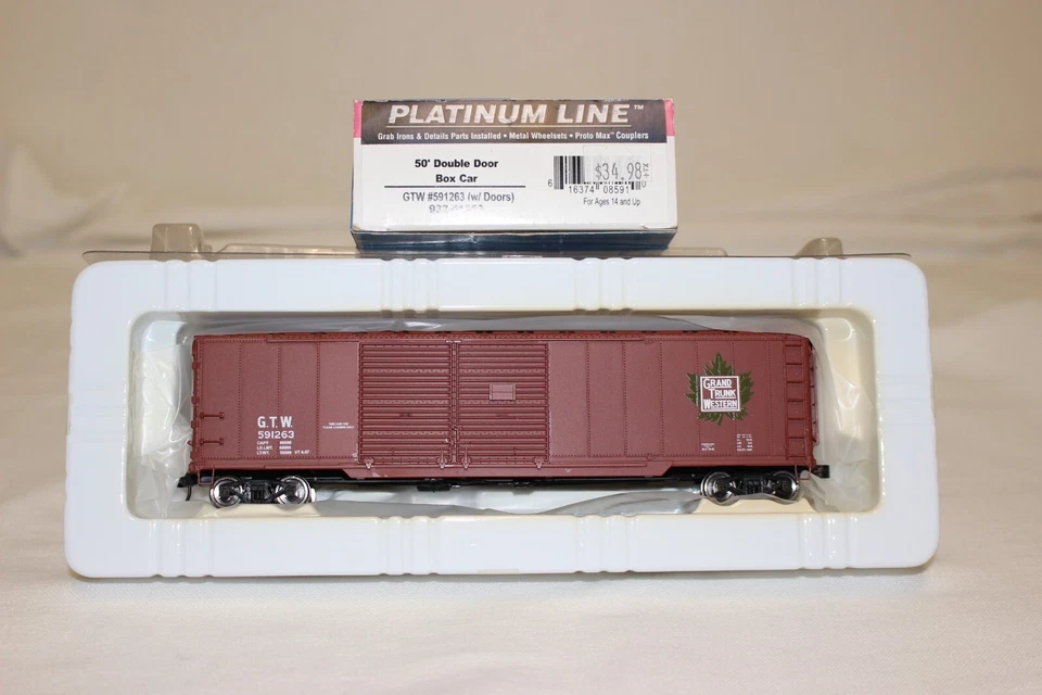 Walthers Platinum Line HO 50' DD Boxcar Grand Trunk Western GTW 591263 932-41653 - Image 1 of 1
