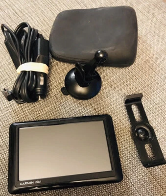 Garmin nüvi 1490T GPS Navigation Bundle. Mount Case Car Charger. Free Shipping - Image 1 of 3