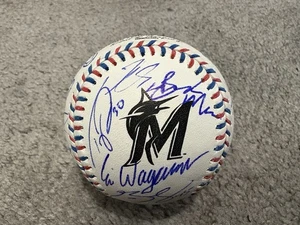 Certificado de autenticidad de béisbol cosido MLB firmado por el equipo de Miami Marlins 2025 Stowers Eury Jesus - Imagen 1 de 12