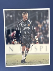 PETER SCHMEICHEL - MANCHESTER UNITED LEGEND - EXCELLENT SIGNED PHOTOGRAPH - Picture 1 of 1