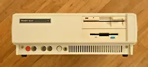 PC vintage Tandy 1000 TX in scatola originale ~ si accende ~ parti o riparazione ~ video demo - Foto 1 di 15