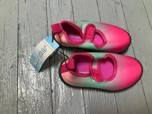Toddler Girl's Pink/Blue Ombre Water Shoes Medium 7/8 - Picture 1 of 2