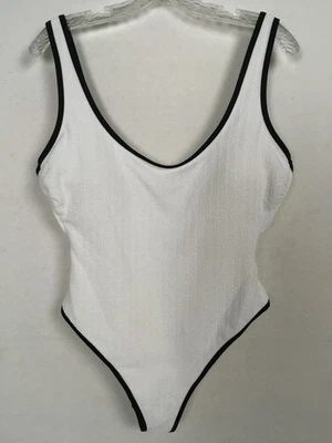 Nuevo traje de baño No Boundaries 1 pieza para mujer talla XL blanco negro descarado pierna alta Foto 1 de 4