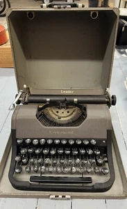 1950s UNDERWOOD LEADER MANUAL PORTABLE TYPEWRITER W CASE - For Parts - Picture 1 of 19