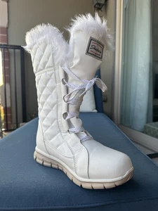 Women's Skechers Waterproof Slip On Snow Boots Faux White Fur SIZE 8 VERY CLEAN - Picture 1 of 14