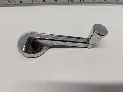 Single Mopar Window Crank Handle 2082958 1960-61 Plymouth Savoy/Plaza/Fury (663) - Image 1 of 4