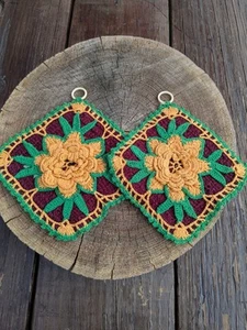 De colección. Porta Ollas Cuadrados Hecho a Mano Crochet Elevado Flores Cocina Colgante de Pared - Imagen 1 de 9