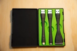 OPEN BOX: Mophie USB Cable | Travel Kit MFi-Certified Lightning, 30-Pin, & Micro - Imagen 1 de 4