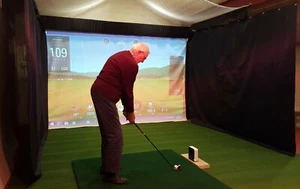 Schwarzer Golfsimulator Seitenvorhang, PVC-unterlegtes Polyester (Sondergrößen verfügbar) - Bild 1 von 4