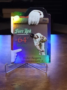 2025 Topps Holiday #MNL-22 Tyler Rogers Making The Nice List Giants, Mets - Picture 1 of 2