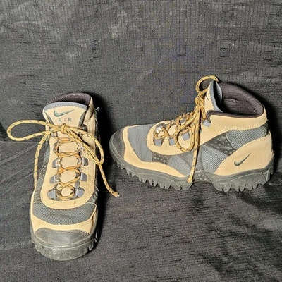 Botas de Senderismo Nike Air ACG Para Mujer Marrón Gamuza Talla 7.5 EE. UU. 970406 De Colección Foto 1 de 4