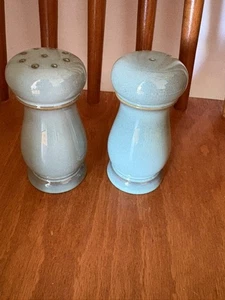 Crueta de sal y pimienta verde Denby Regency con tapones - Imagen 1 de 6